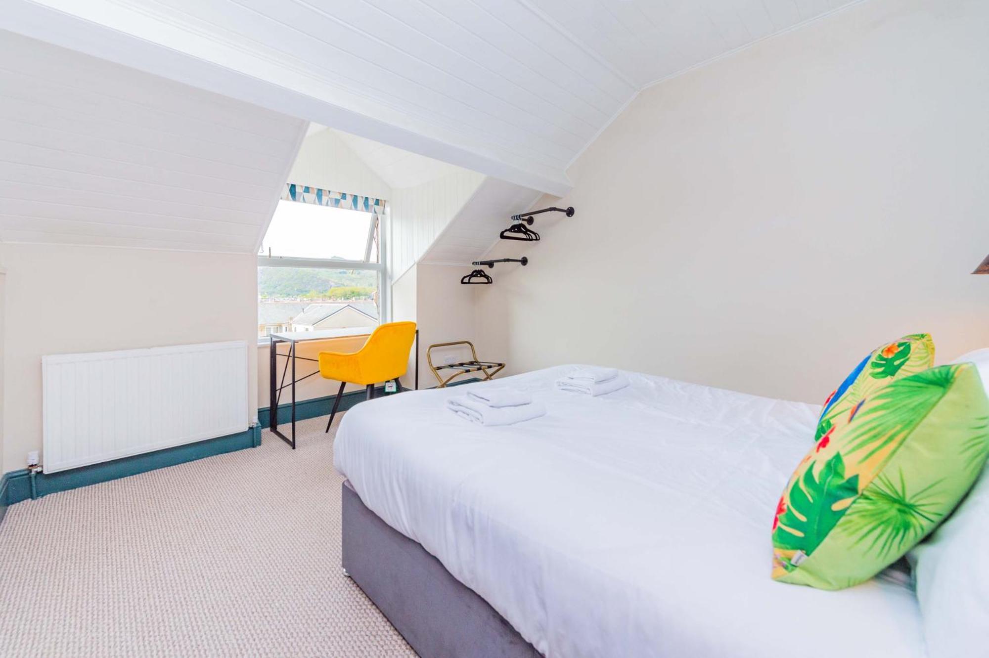 Snowdon House, 8 Bedrooms, Sleep 16, Close To Blackrock Sand Porthmadog Exteriér fotografie
