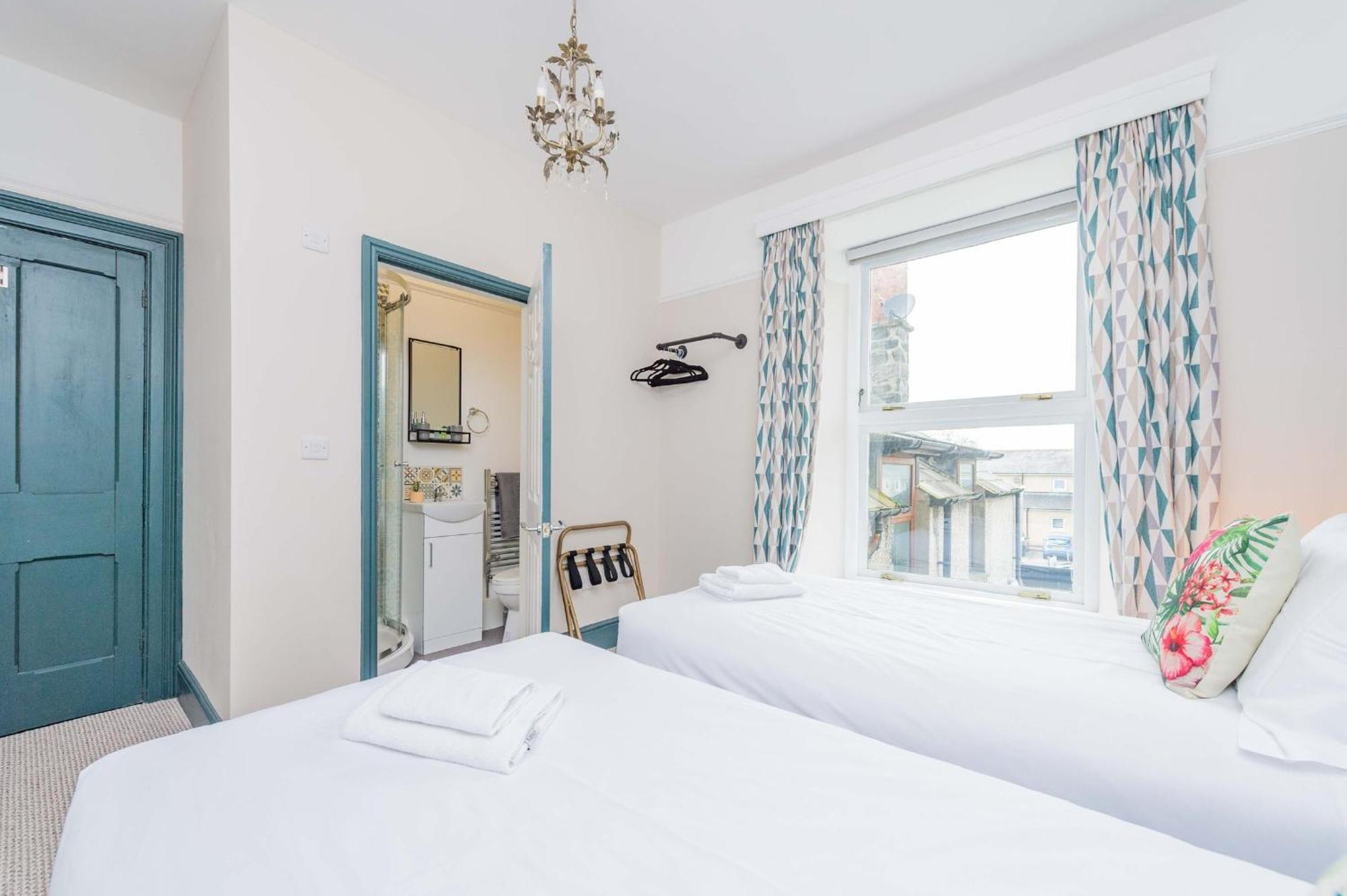 Snowdon House, 8 Bedrooms, Sleep 16, Close To Blackrock Sand Porthmadog Exteriér fotografie